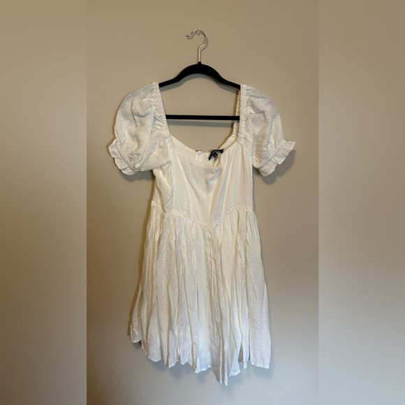 ✨NWT✨ Lulu’s White Dress - Picture 1 of 3